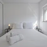 Olivais Modern By Homing