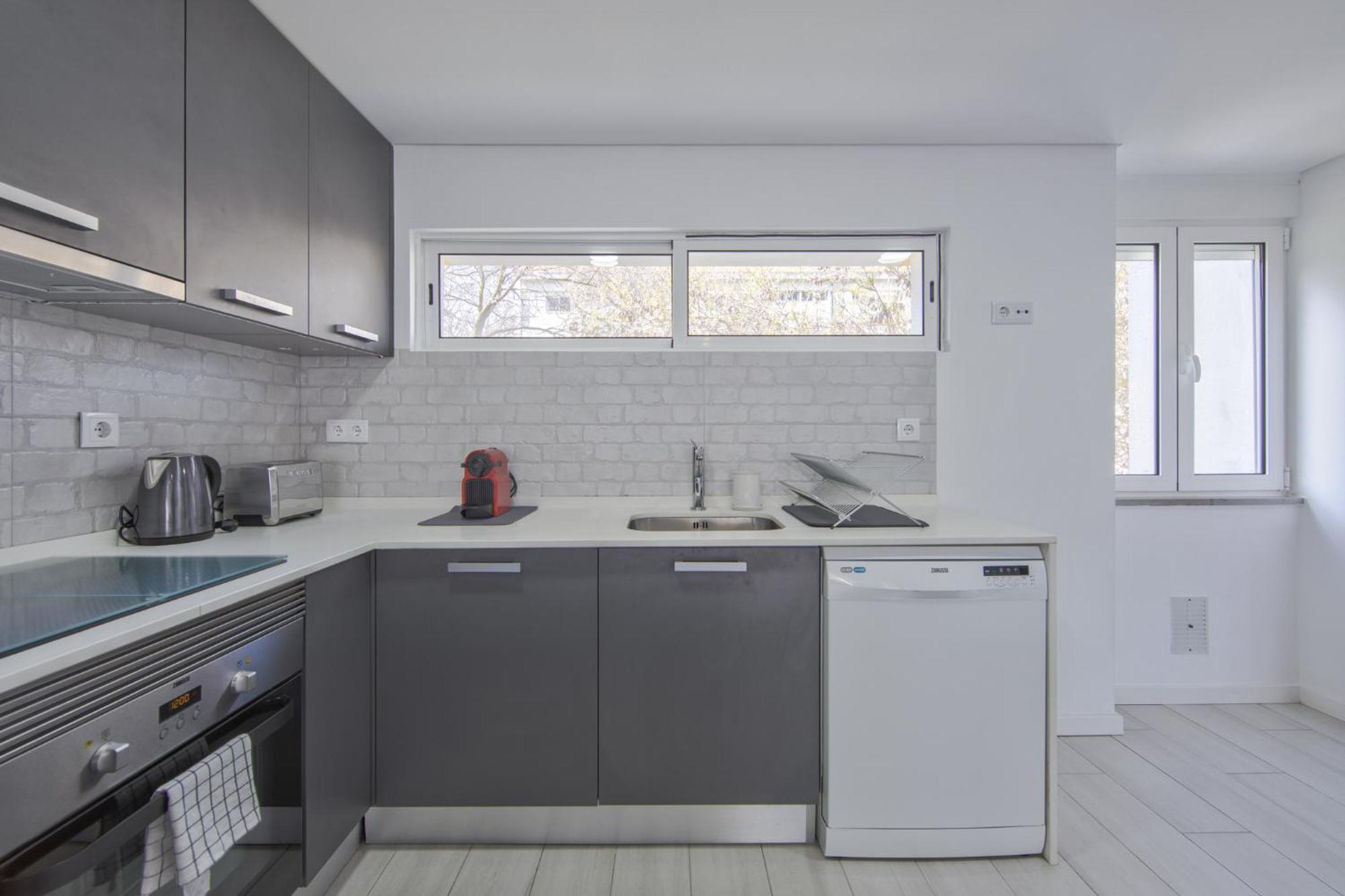 Olivais Modern By Homing