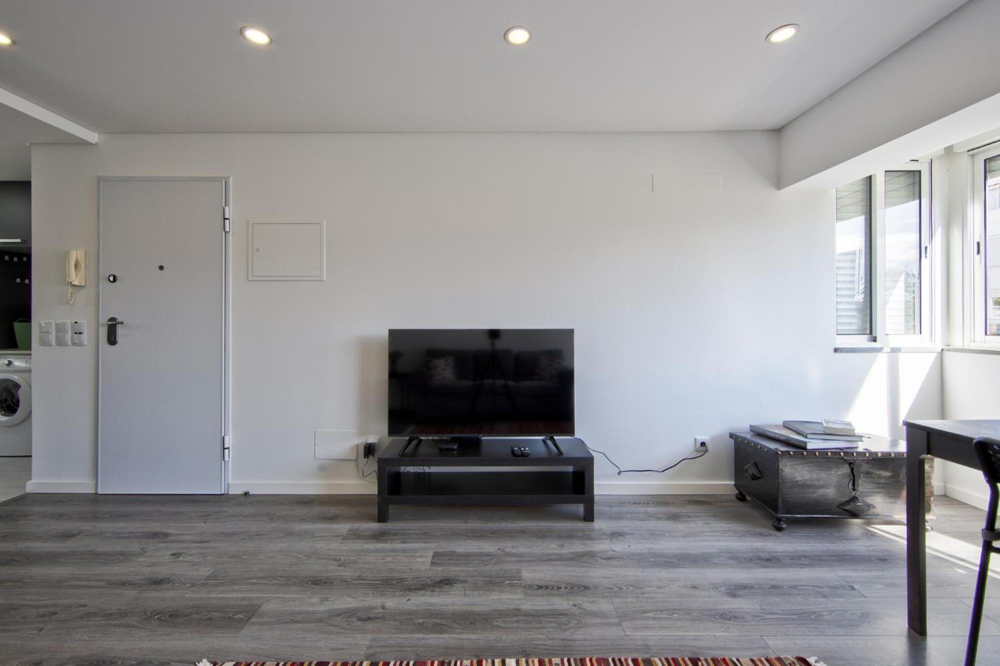 Olivais Modern By Homing